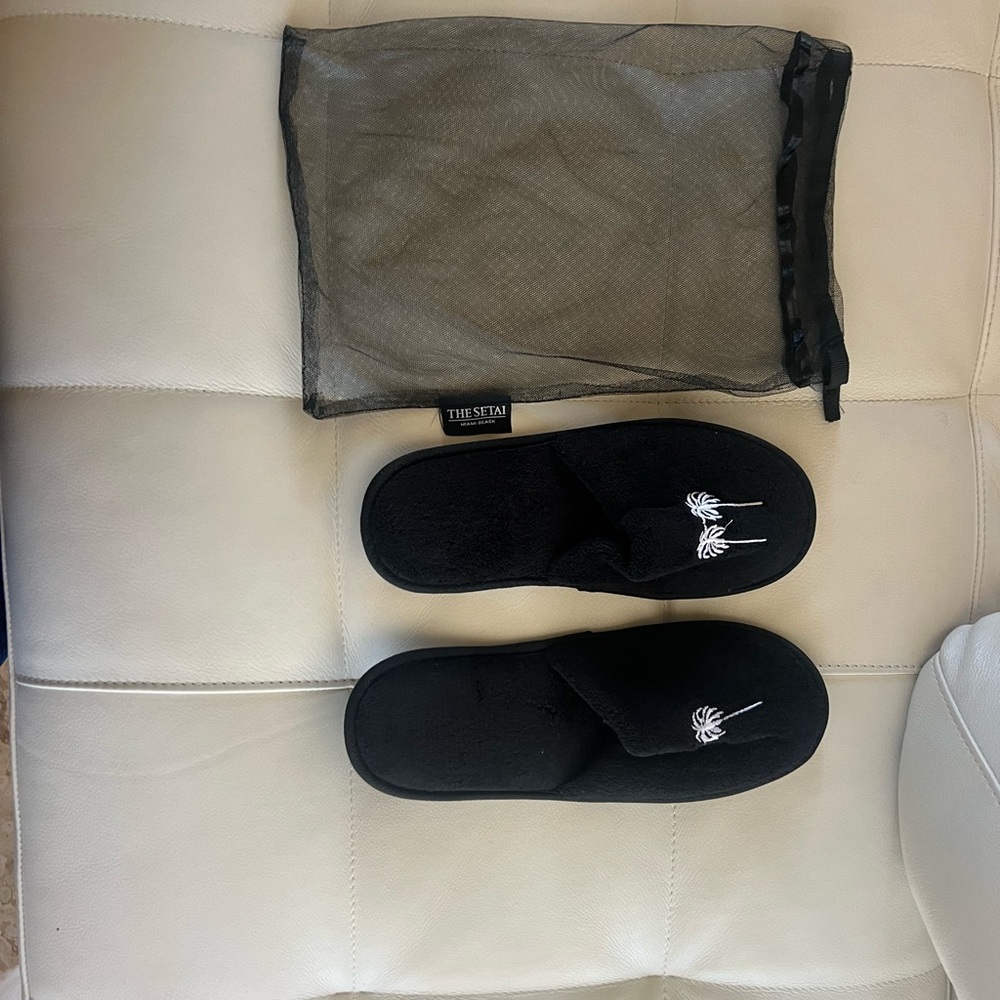 House Slippers from Setai - Picture 4 of 4